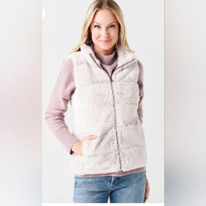 NWOT Dylan Los Angeles Women's Beige Faux Fur Vest